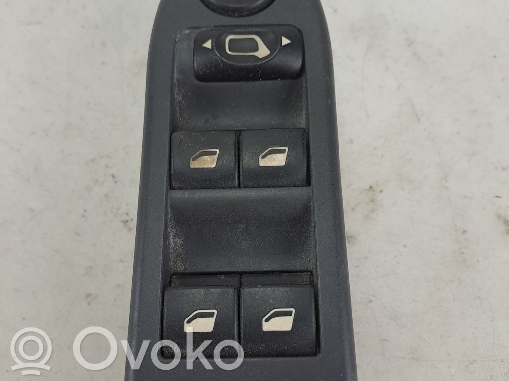 Electric window control switch   00006554HT