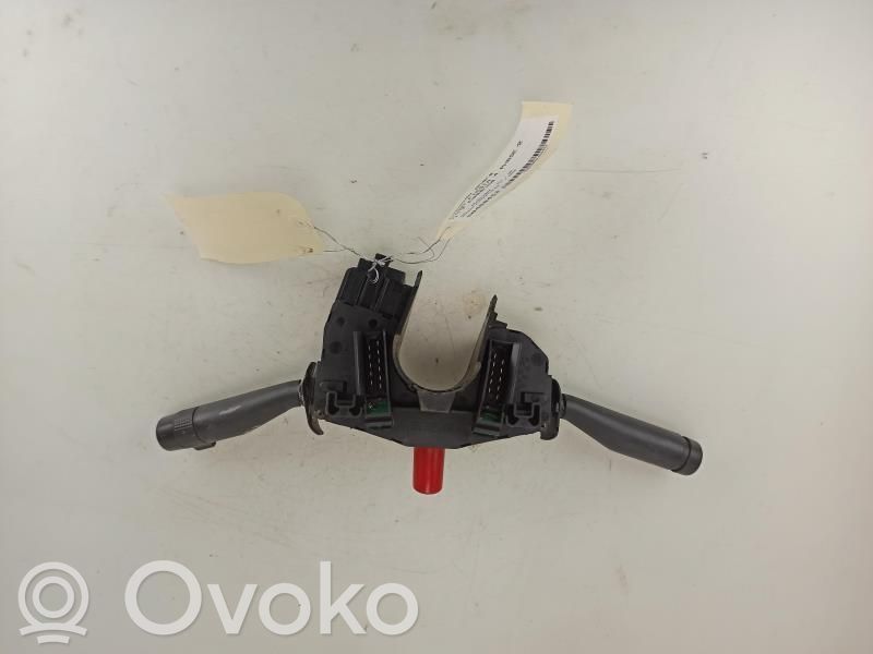 Ford Fiesta Interruptor/palanca de limpiador de luz de giro 