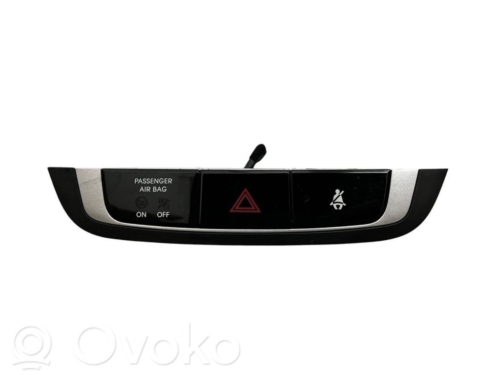 Hyundai ix35 Przycisk świateł awaryjnych 