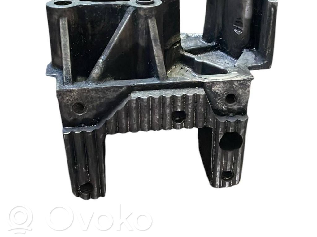 Renault Master II Engine mounting bracket 