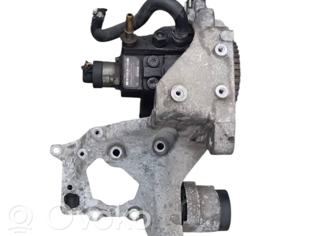 Opel Insignia A Generator/alternator bracket 