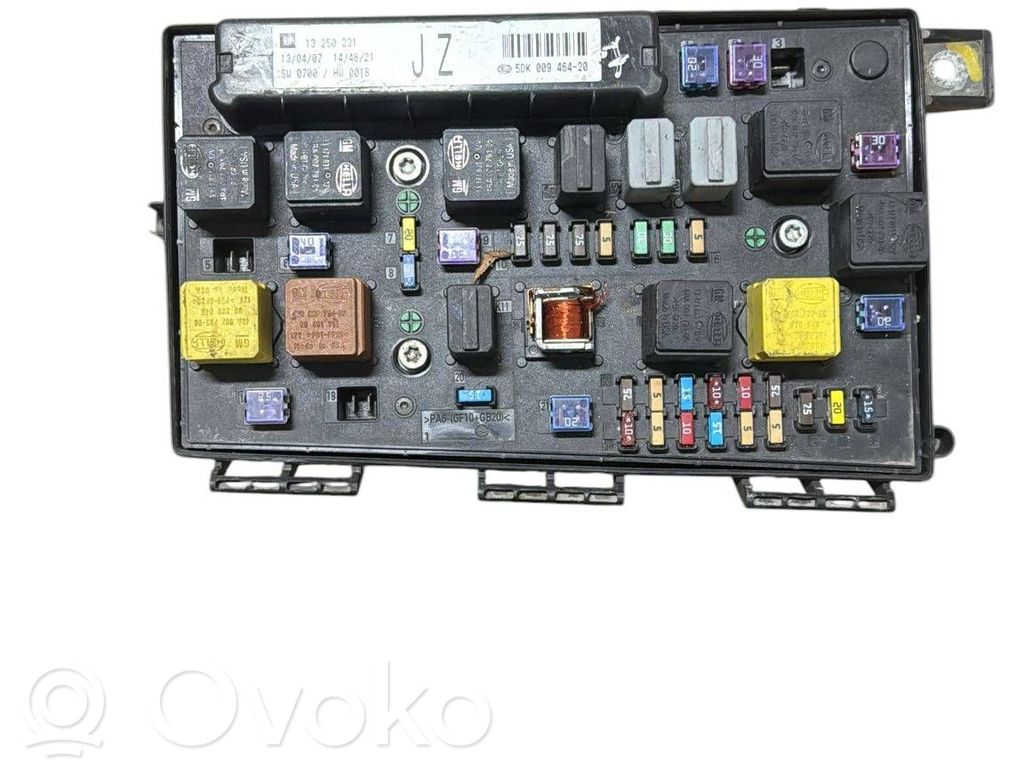 Opel Astra H Sulakemoduuli 