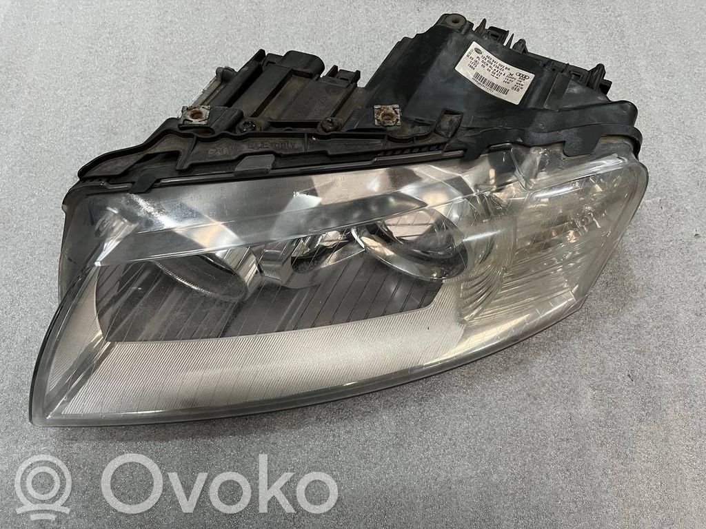 Audi A8 S8 D3 4E Priekinis žibintas 