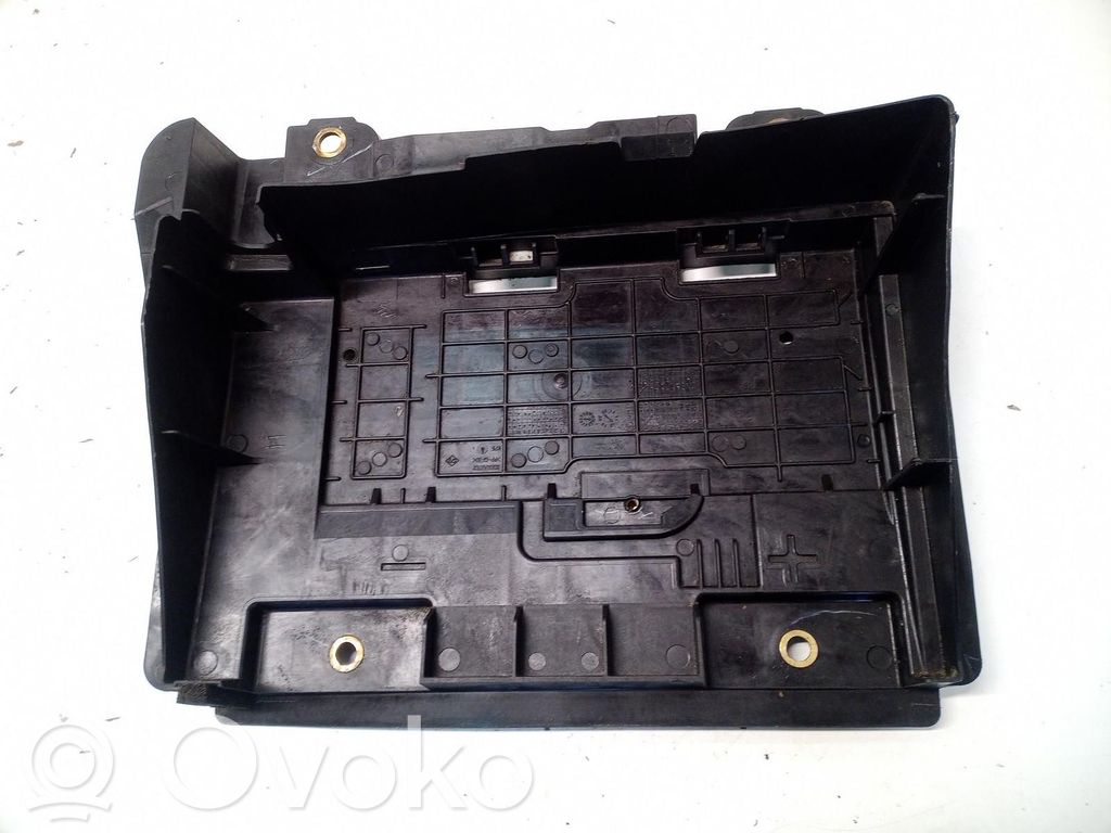 Renault Master III Battery box tray 
