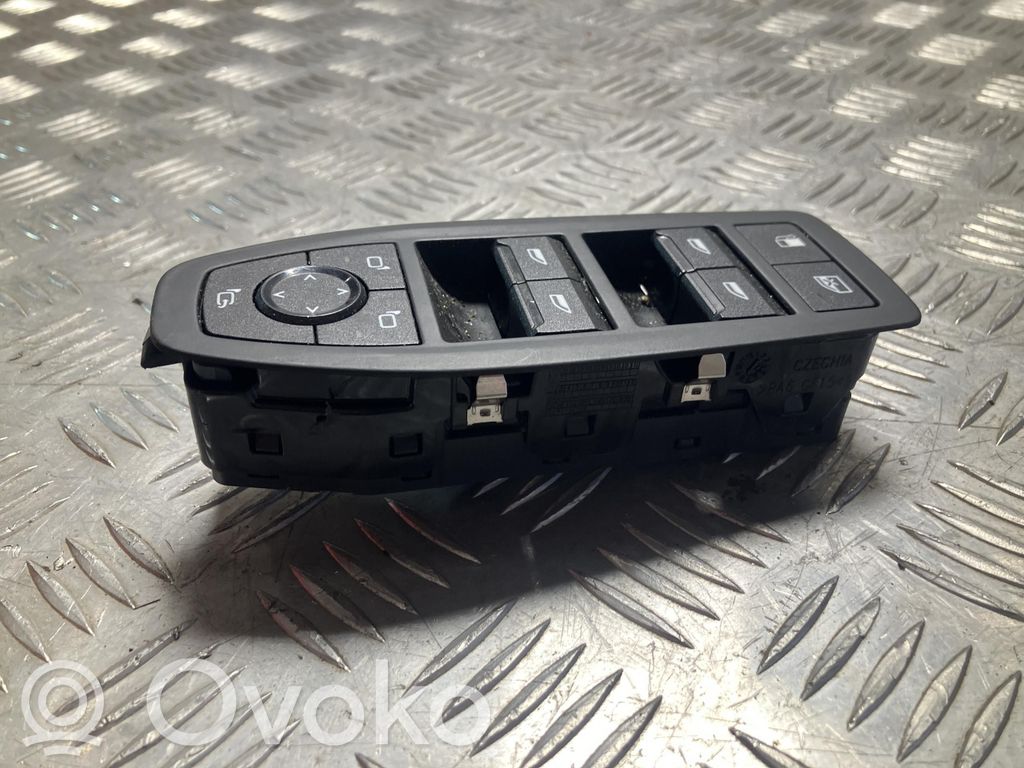BMW X1 U11 Quarter vent window switch 