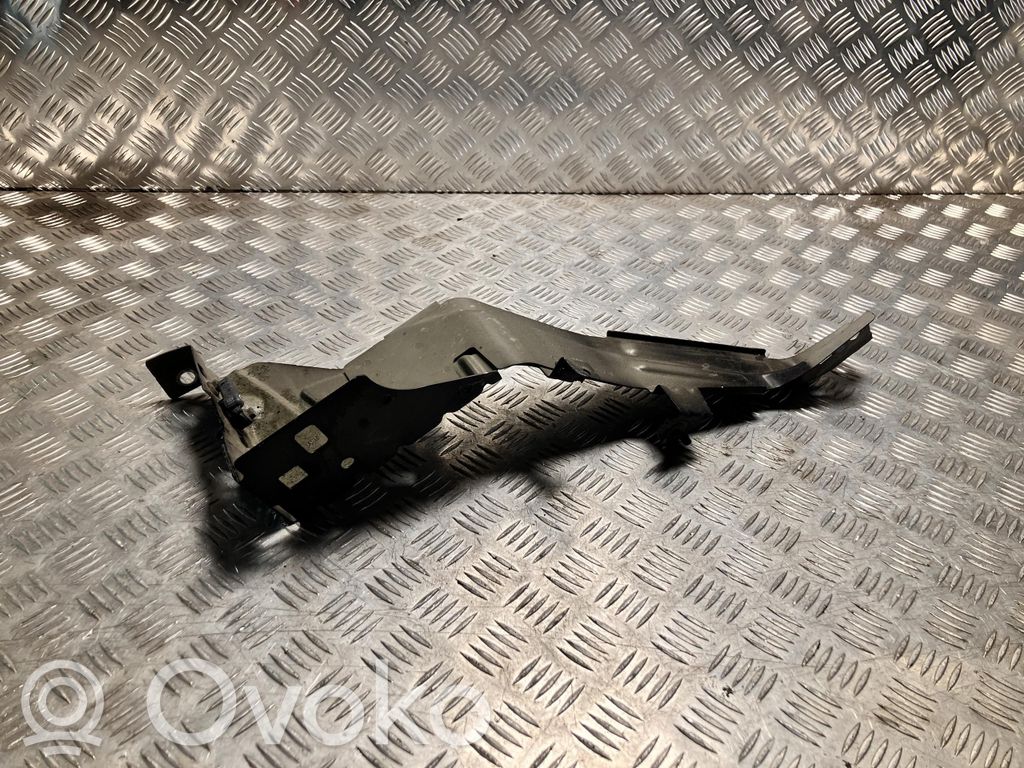 Volvo XC40 Headlight/headlamp mounting bracket 
