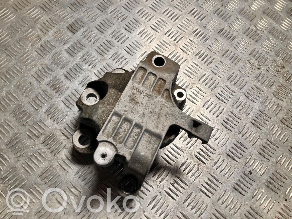 Volvo XC40 Engine mount vacuum valve 