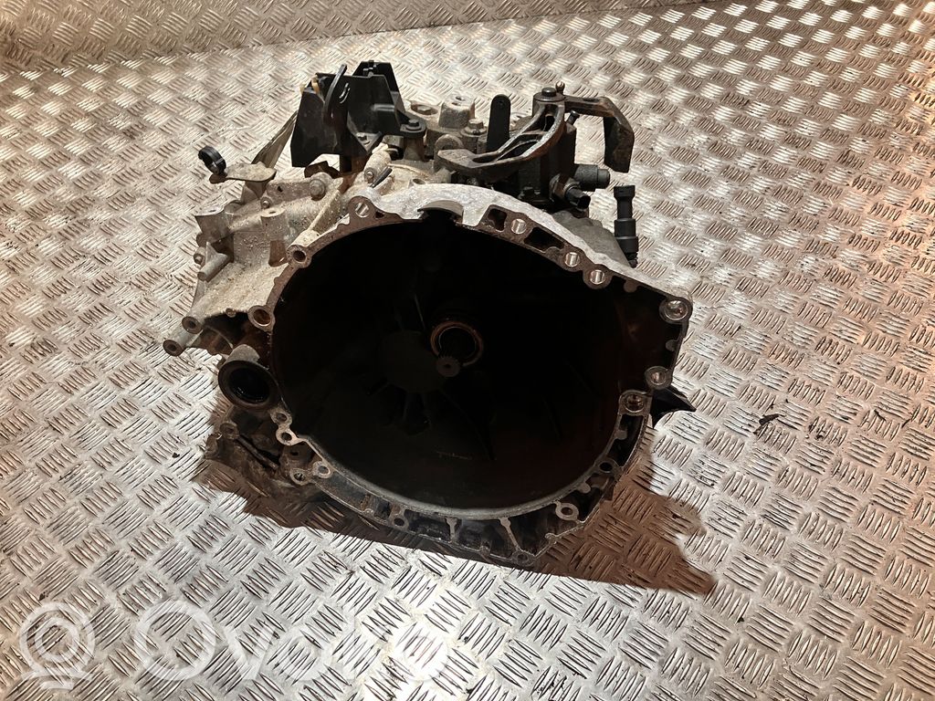Volvo XC40 Manualna 6-biegowa skrzynia biegów 