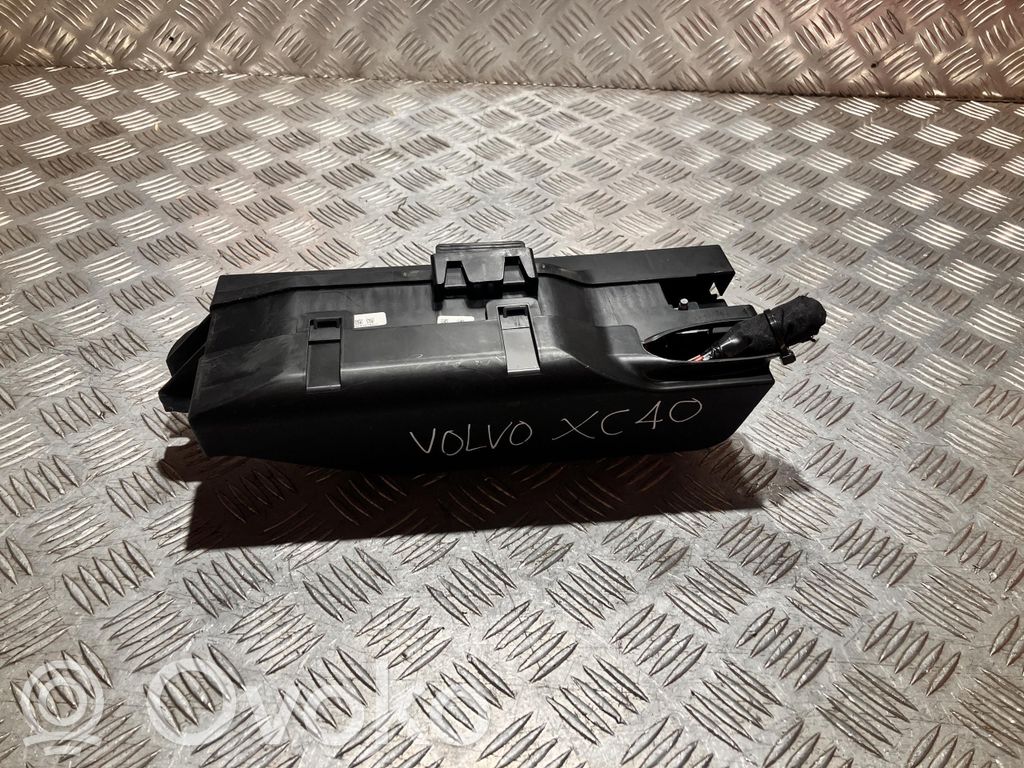 Volvo XC40 Skrzynka bezpieczników / Komplet 