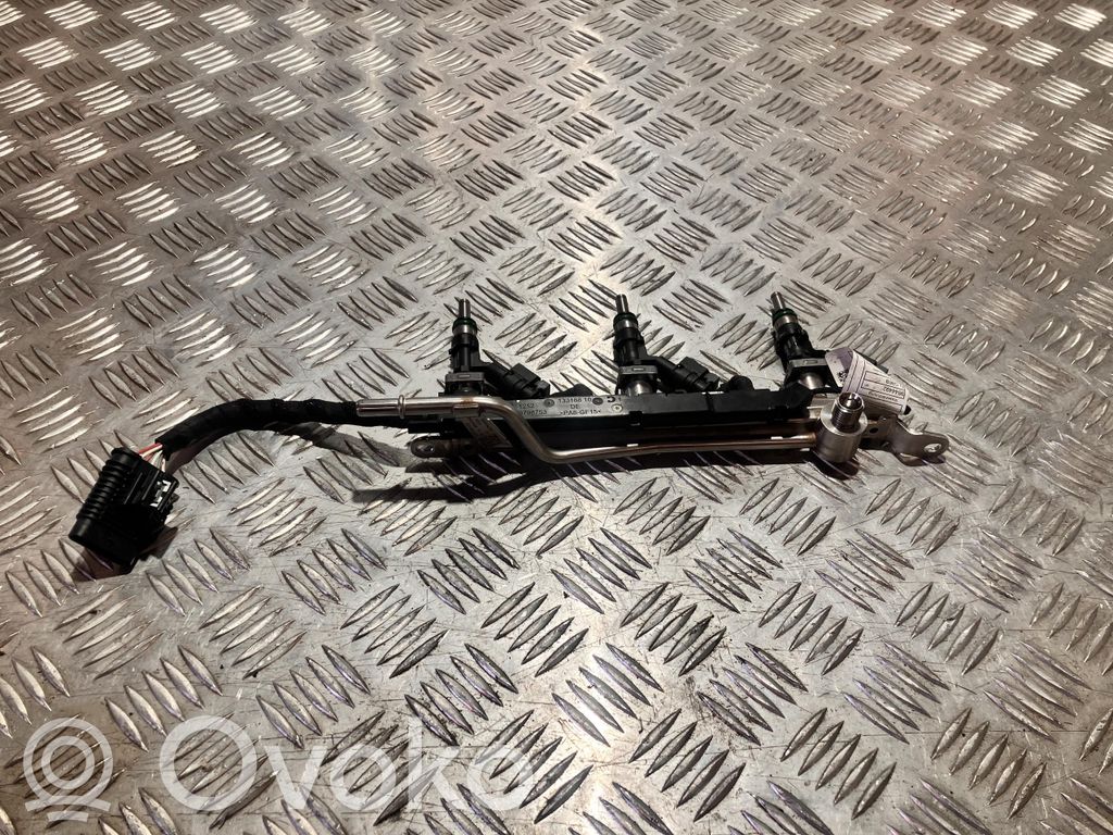 BMW X1 U11 Fuel main line pipe 