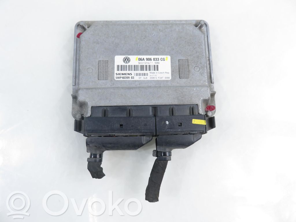 Volkswagen Touran I Engine control unit/module 