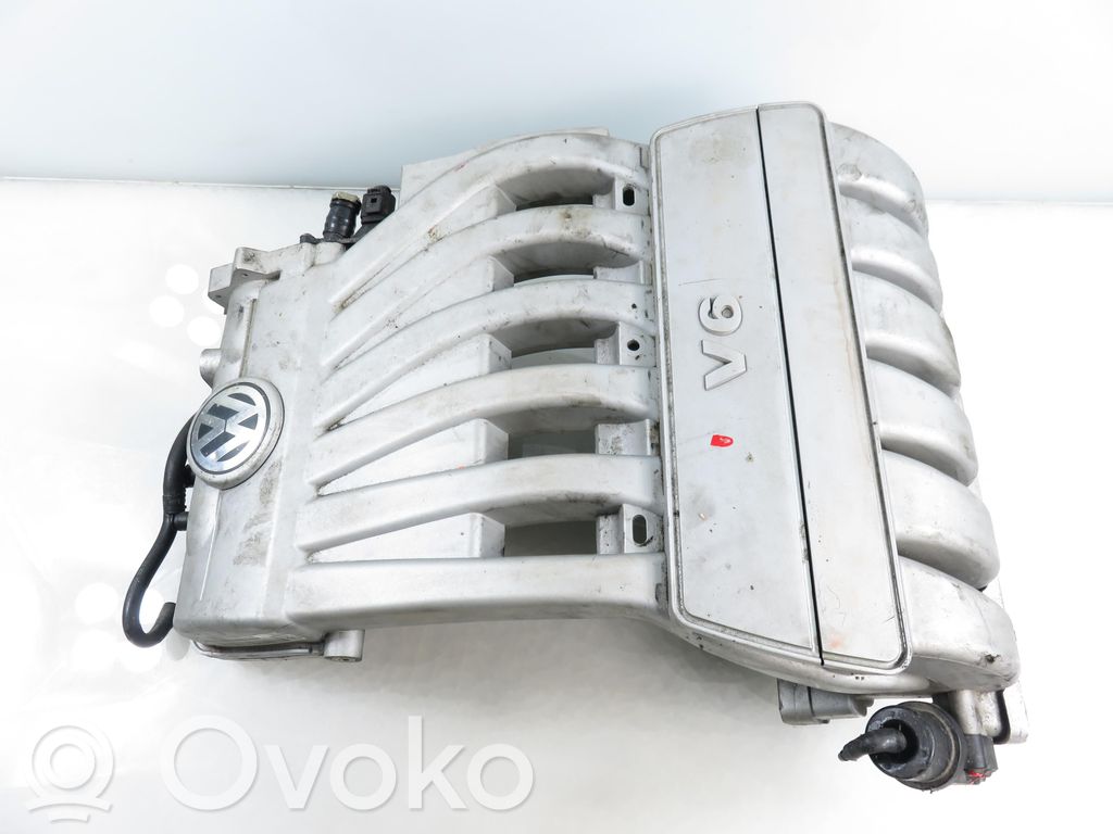 Volkswagen PASSAT B6 Colector de admisión 