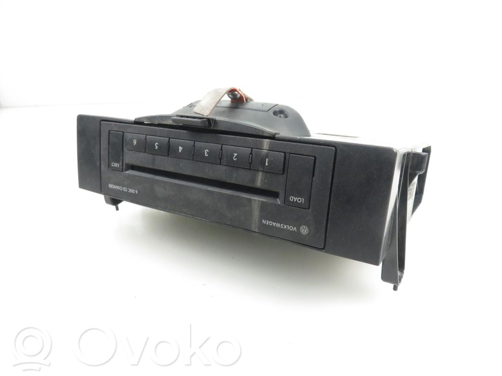 Volkswagen PASSAT B6 CD/DVD keitiklis 