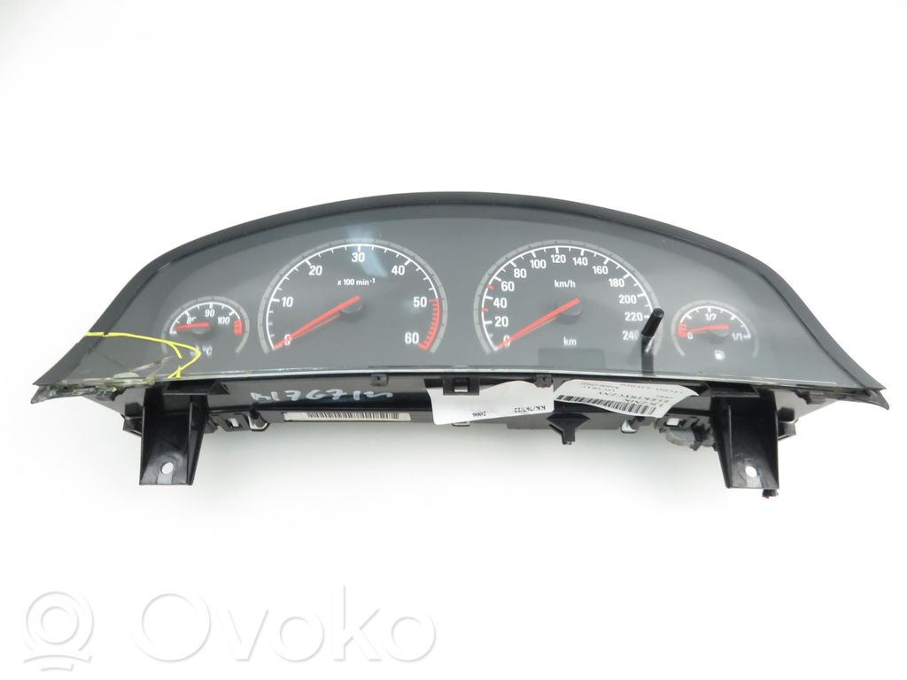 Opel Vectra C Speedometer (instrument cluster) 