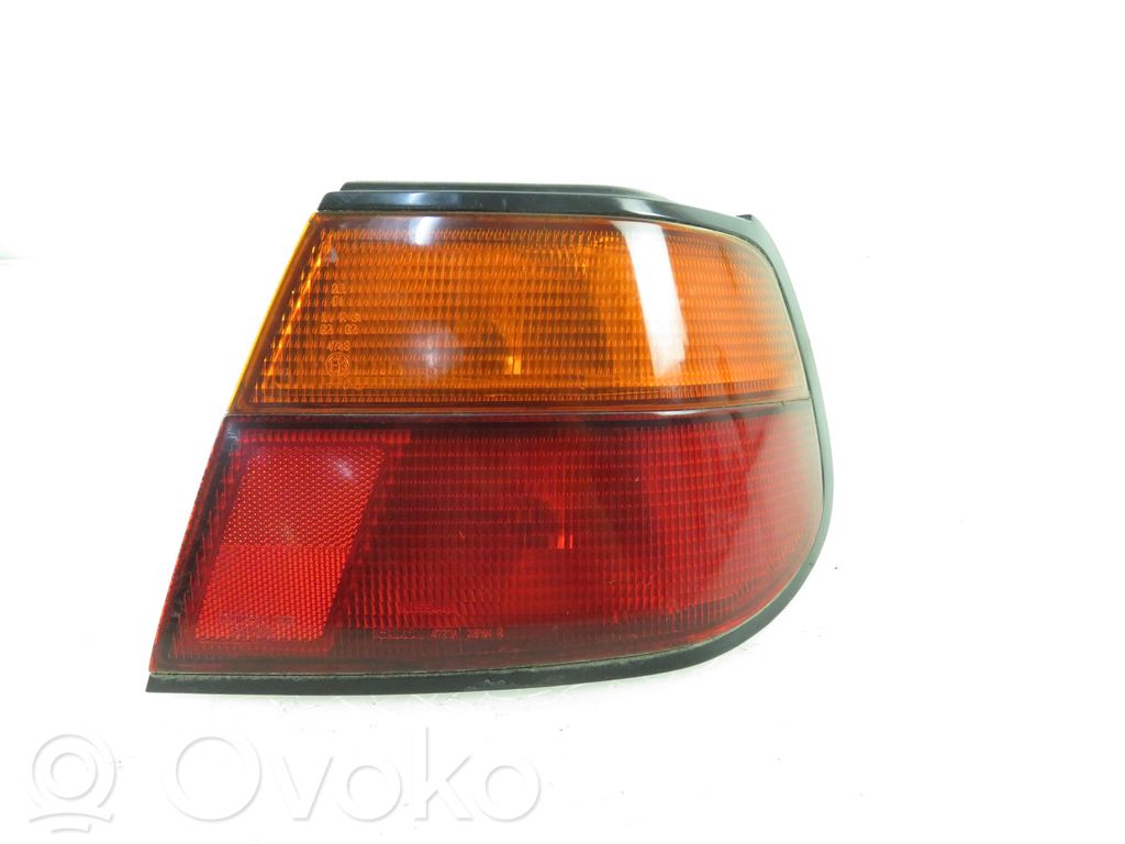 Nissan Almera Luci posteriori 