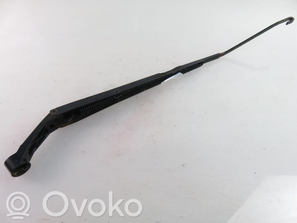 Front wiper blade arm