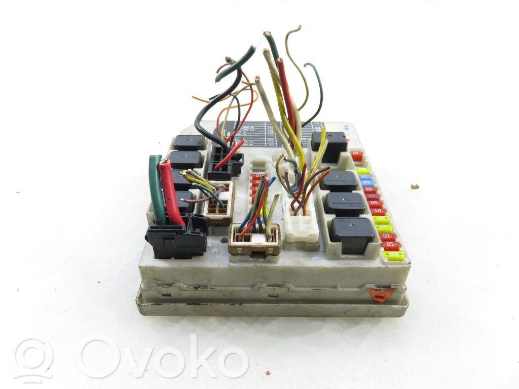 Nissan Micra Korin keskiosan ohjainlaite 