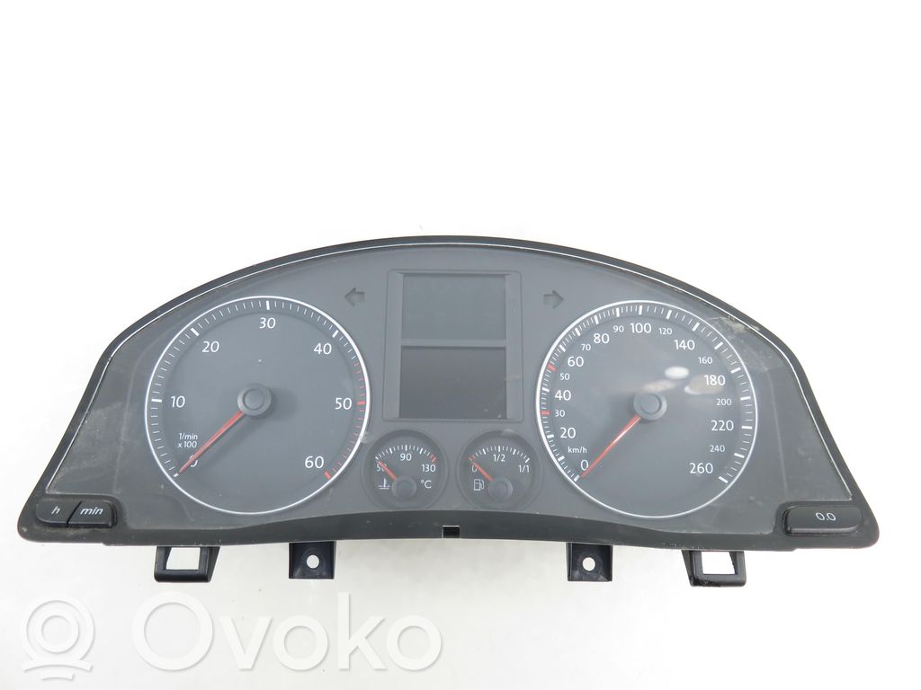 Volkswagen Golf V Licznik / Prędkościomierz 