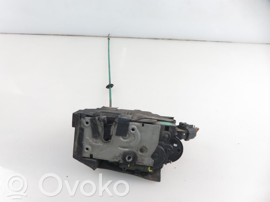 Fiat Idea Priekšpusē slēdzene 