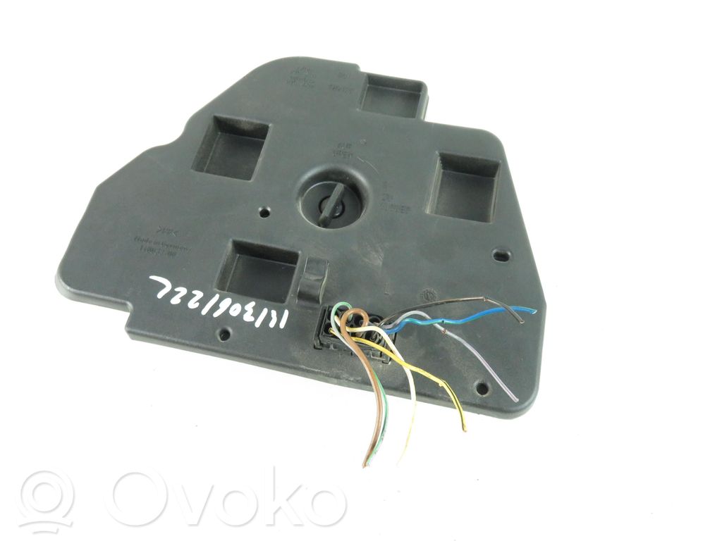 BMW 5 E39 Tail light bulb cover holder 