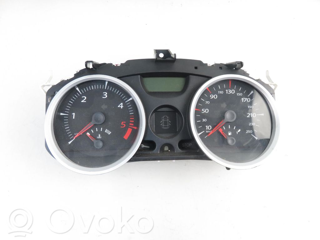 Renault Megane II Geschwindigkeitsmesser Cockpit 