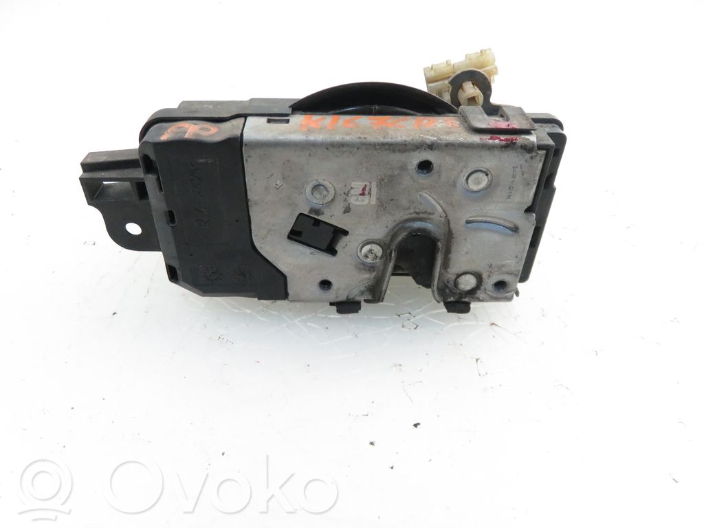 Opel Astra H Priekšpusē slēdzene 