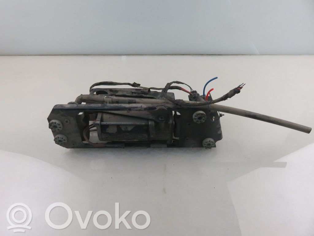 BMW 5 F10 F11 Kompresor zawieszenia tylnego pneumatycznego 