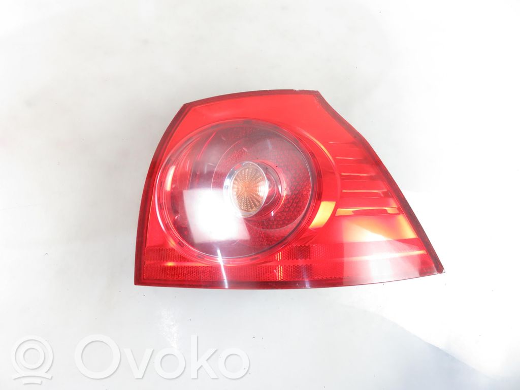 Lampa tylna