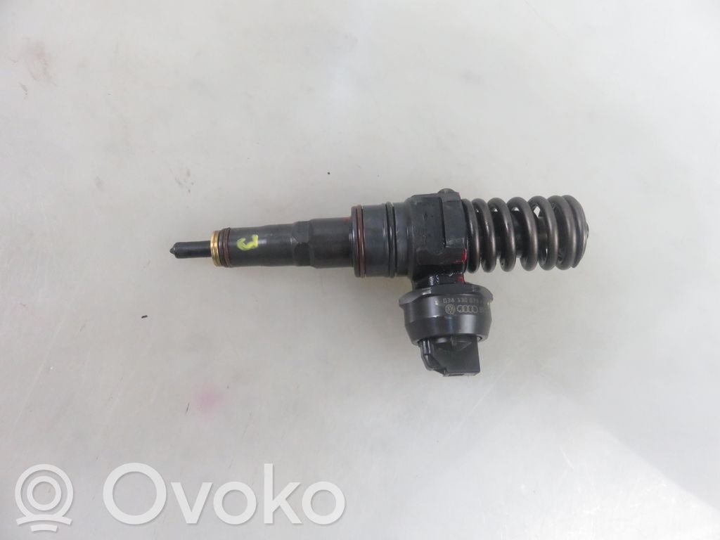 Volkswagen Bora Wtryskiwacz paliwa 
