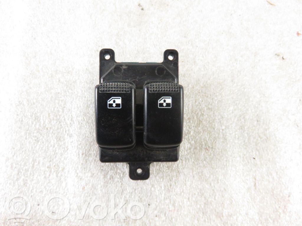 Electric window control switch   621W05240,621W05240