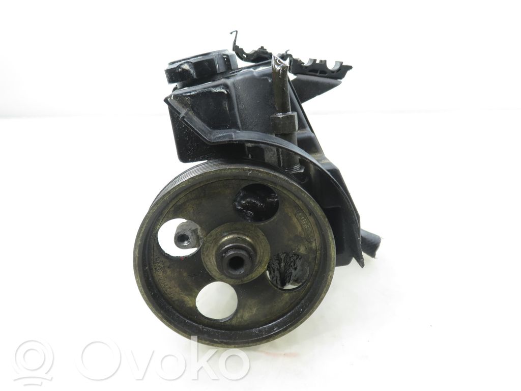 Peugeot 206 Power steering pump 
