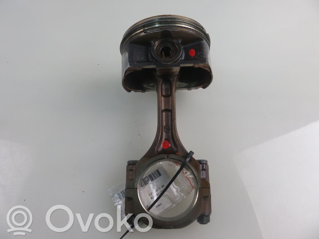 Piston cu bielă