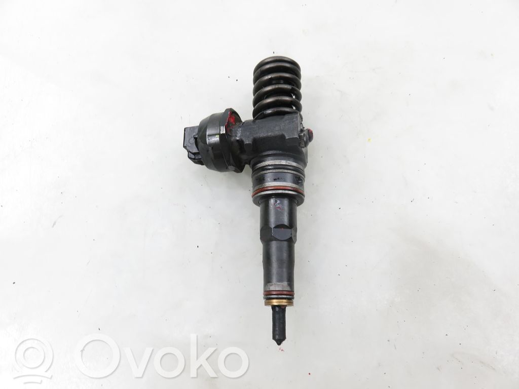 Volkswagen Golf IV Inyector de combustible 