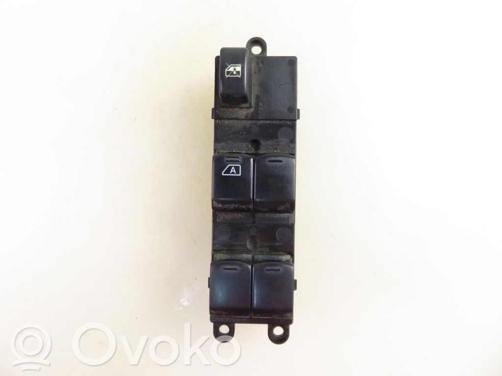Nissan Qashqai Przyciski szyb 