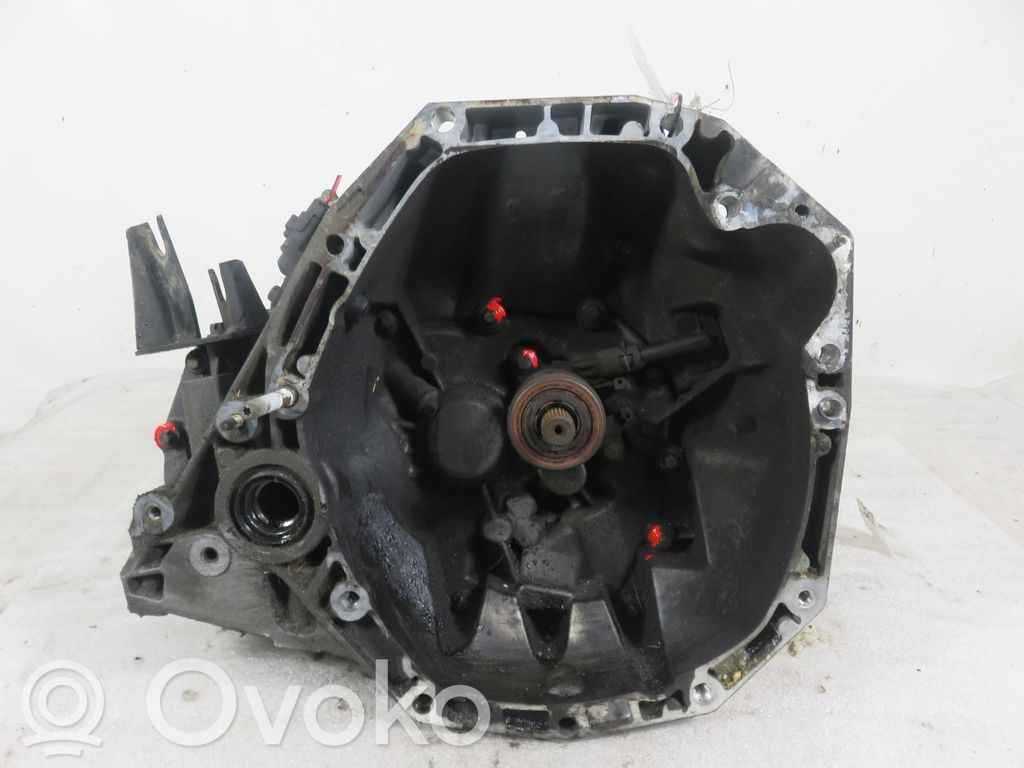 Nissan Note (E11) Manualna 6-biegowa skrzynia biegów 