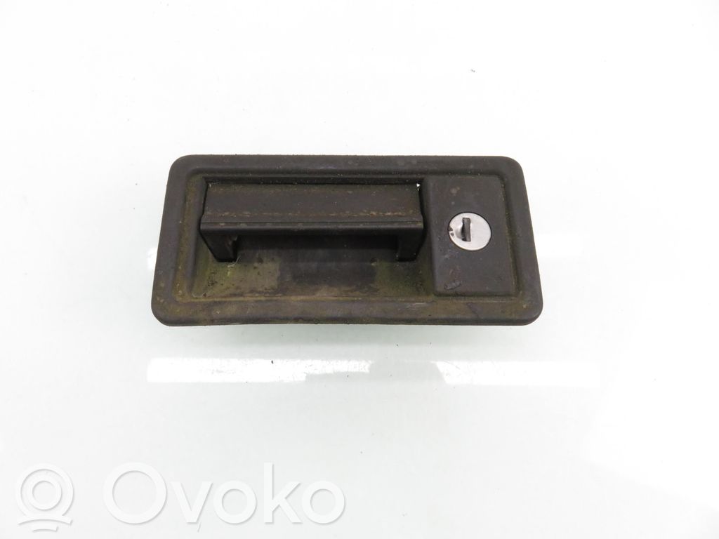 Manecilla externa puerta delantera