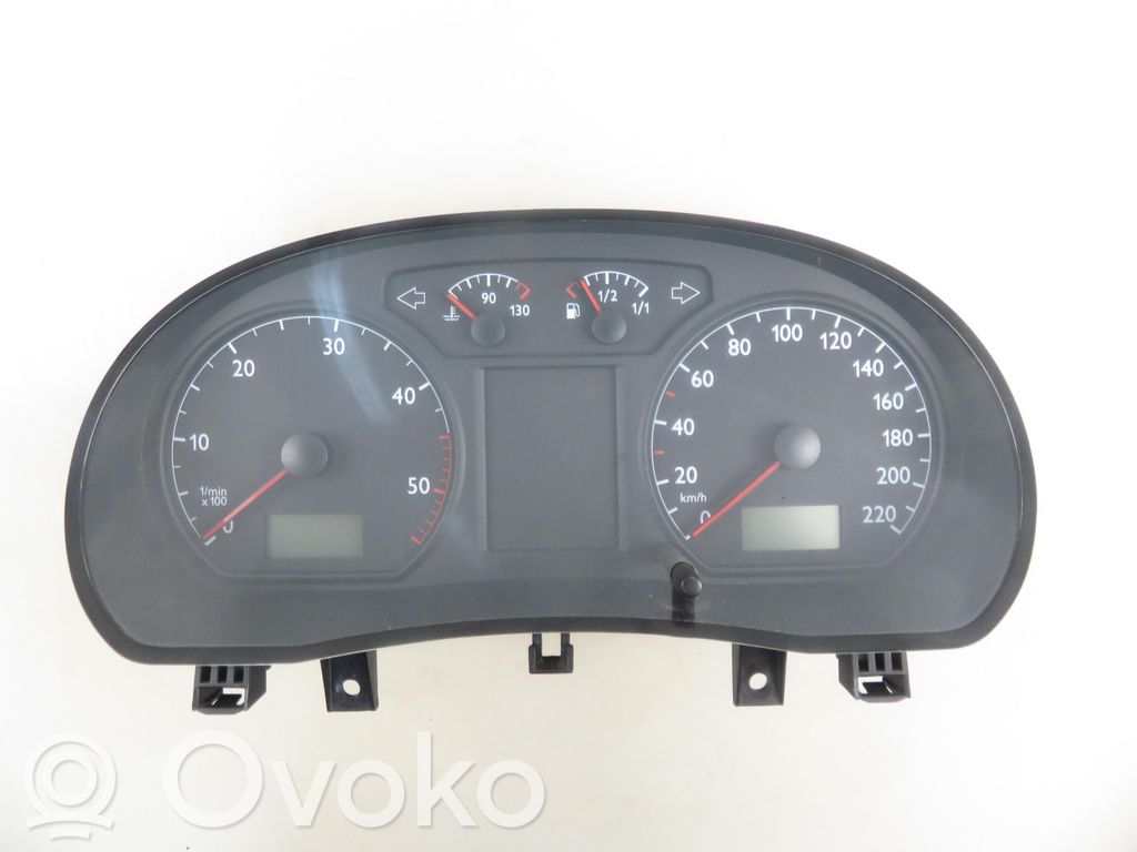Volkswagen Polo IV 9N3 Geschwindigkeitsmesser Cockpit 