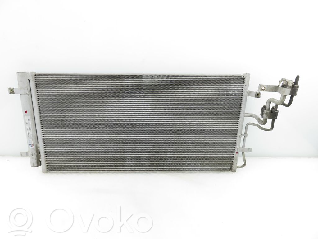 KIA Carens III Radiateur condenseur de climatisation