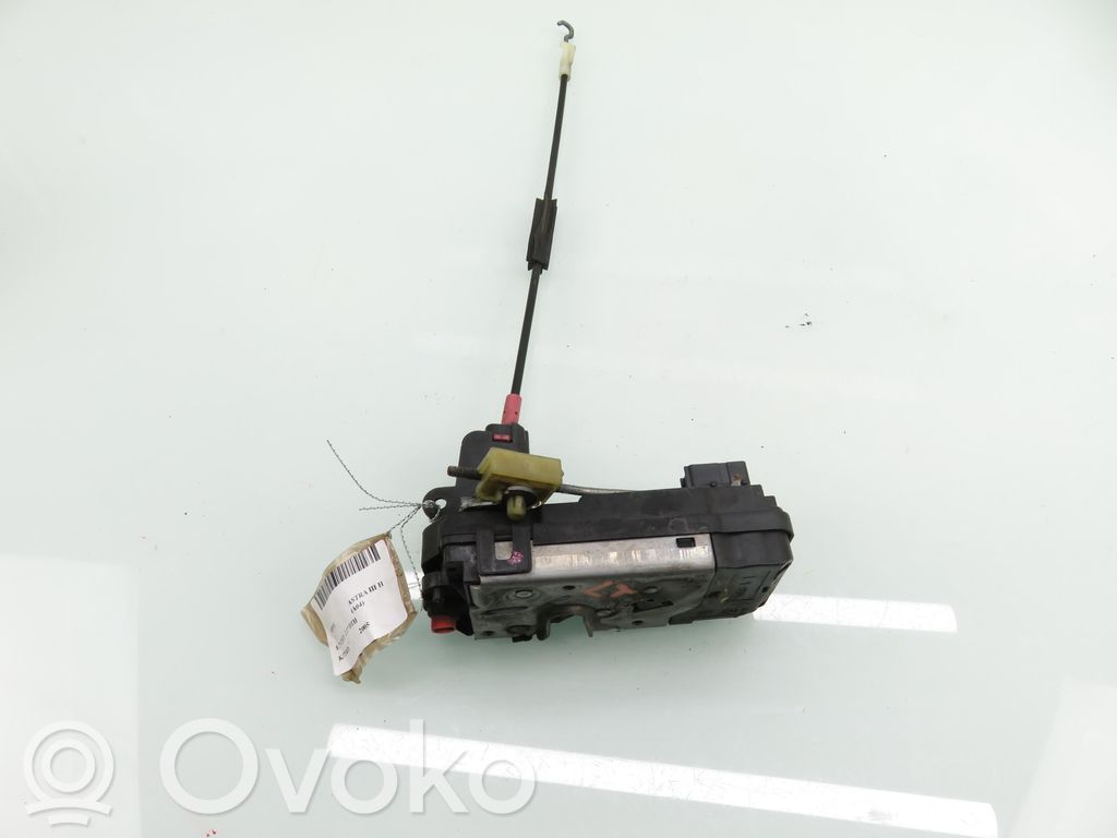 Opel Astra H Takaoven lukko 