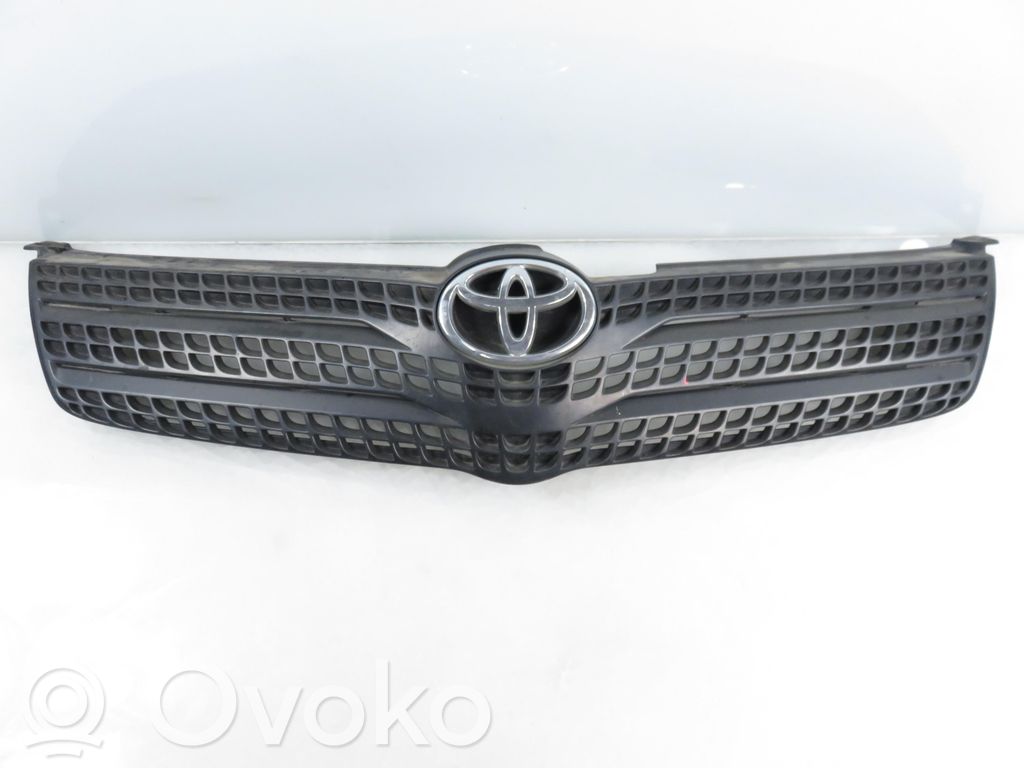 Toyota Corolla Verso E121 Etusäleikkö 