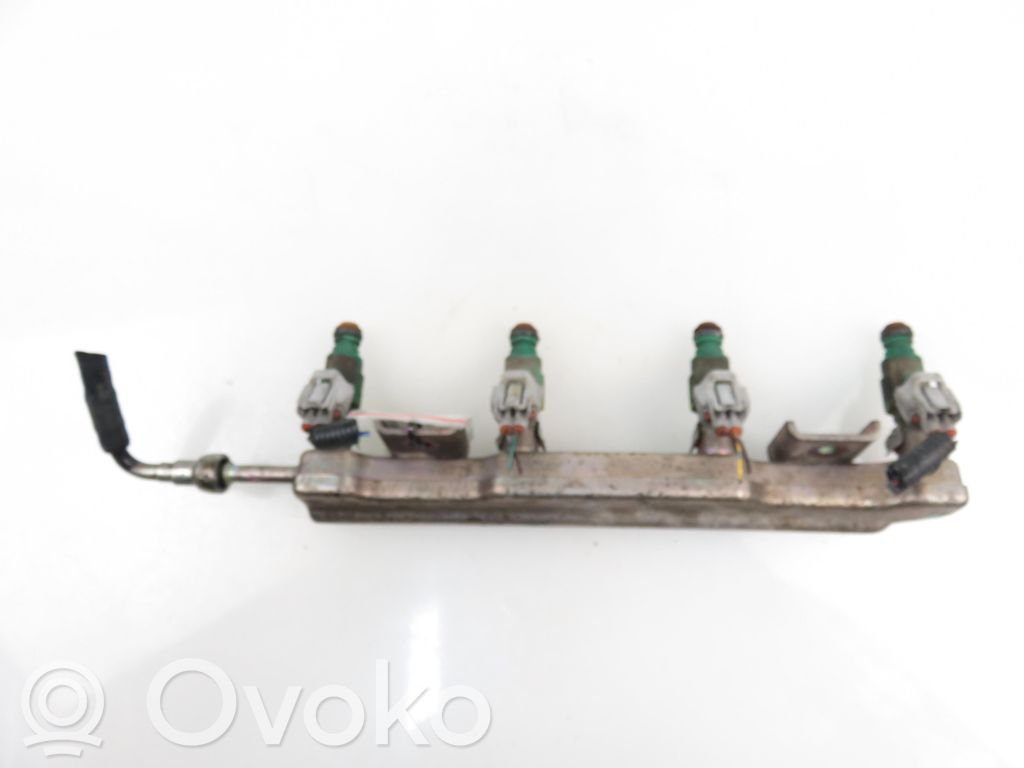 Nissan Sentra B15 Kraftstoffverteiler Einspritzleiste Verteilerrohr