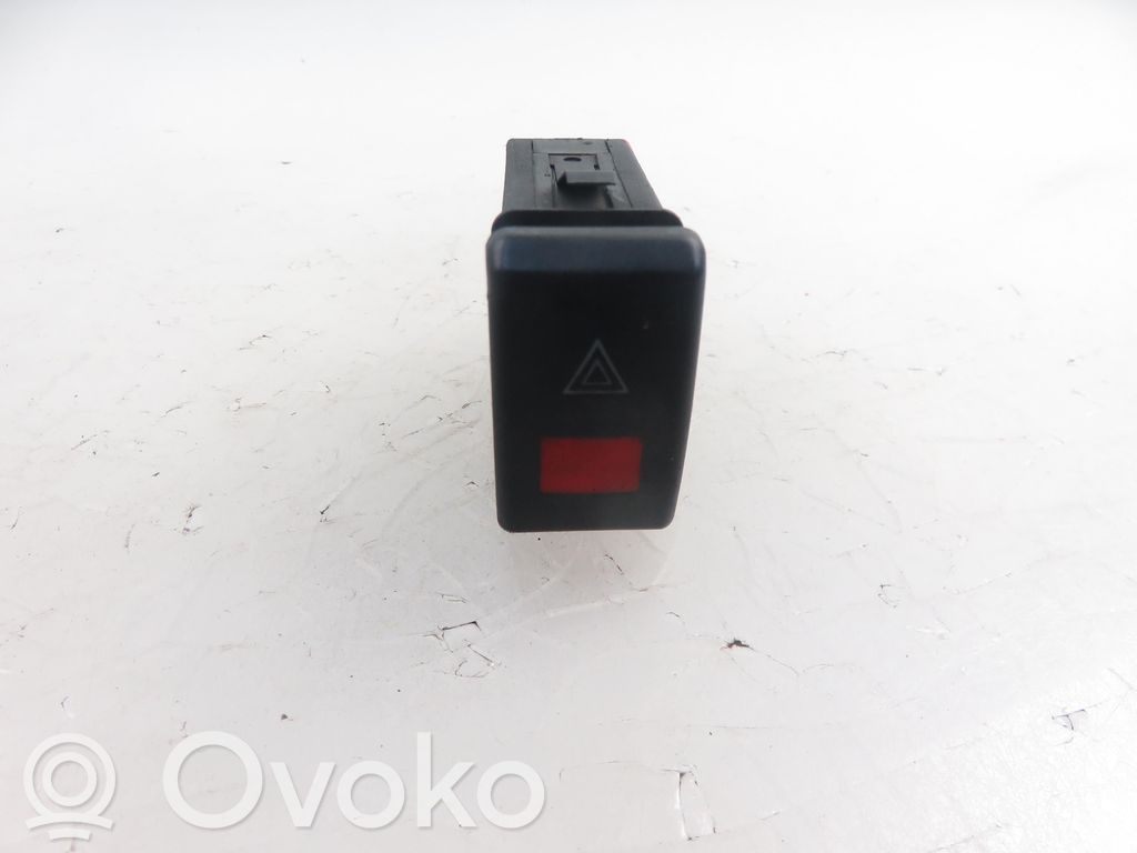 Botón interruptor de luz de peligro