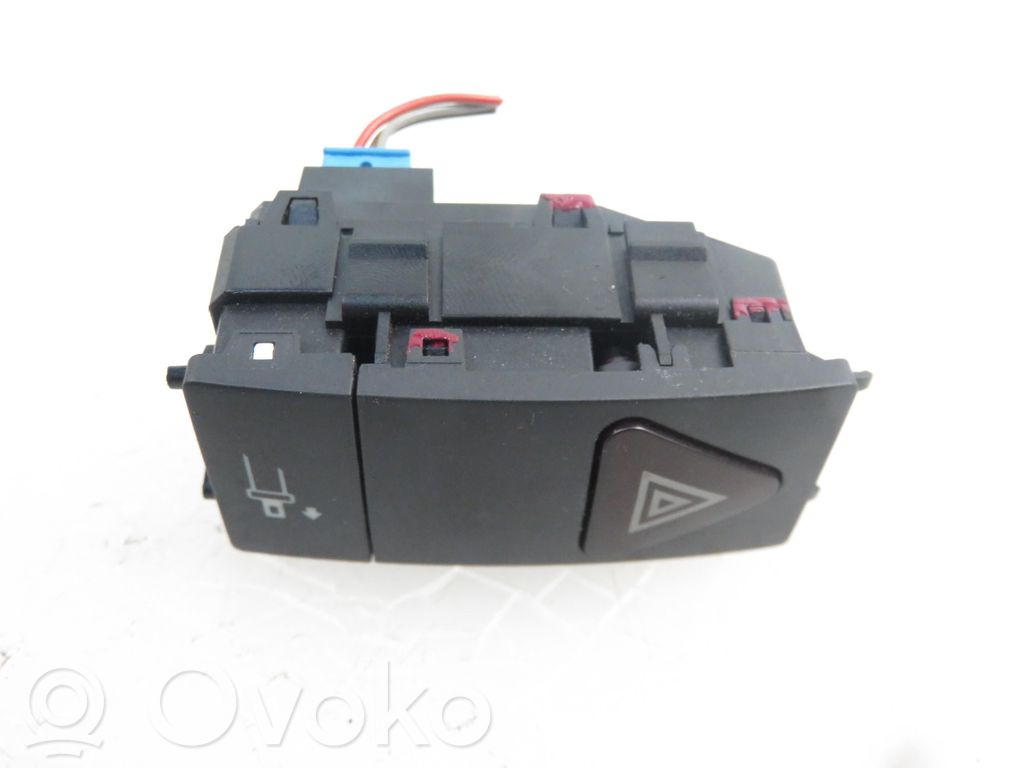 Mercedes-Benz E C207 W207 Botón interruptor de luz de peligro