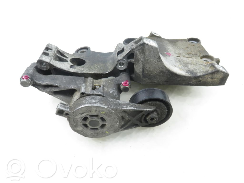 Volkswagen Golf V Support de générateur / alternateur 