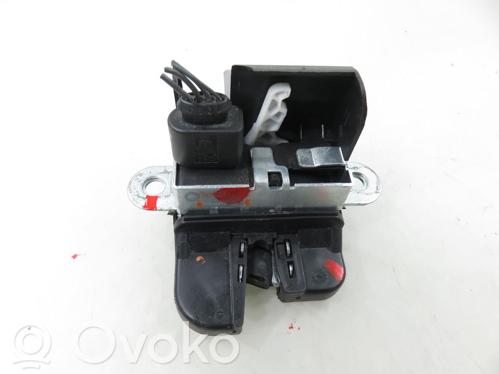 Volkswagen PASSAT B6 Serrure de loquet coffre 