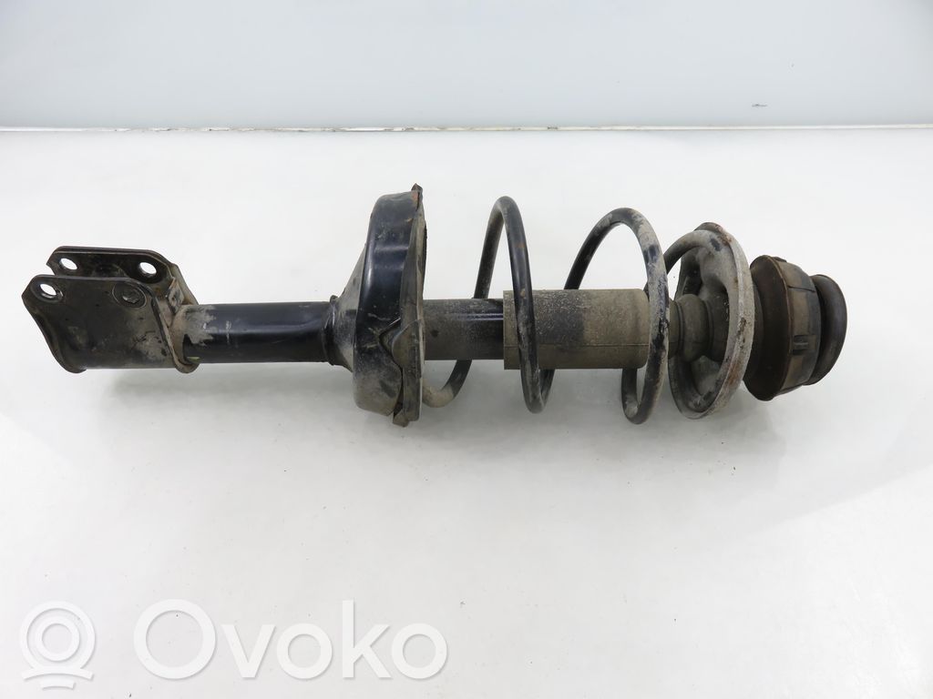 Renault Clio II Etuiskunvaimennin kierrejousella