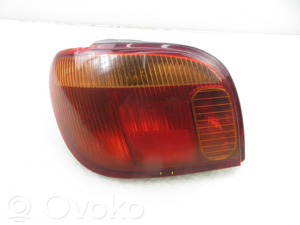 Toyota Yaris Luci posteriori