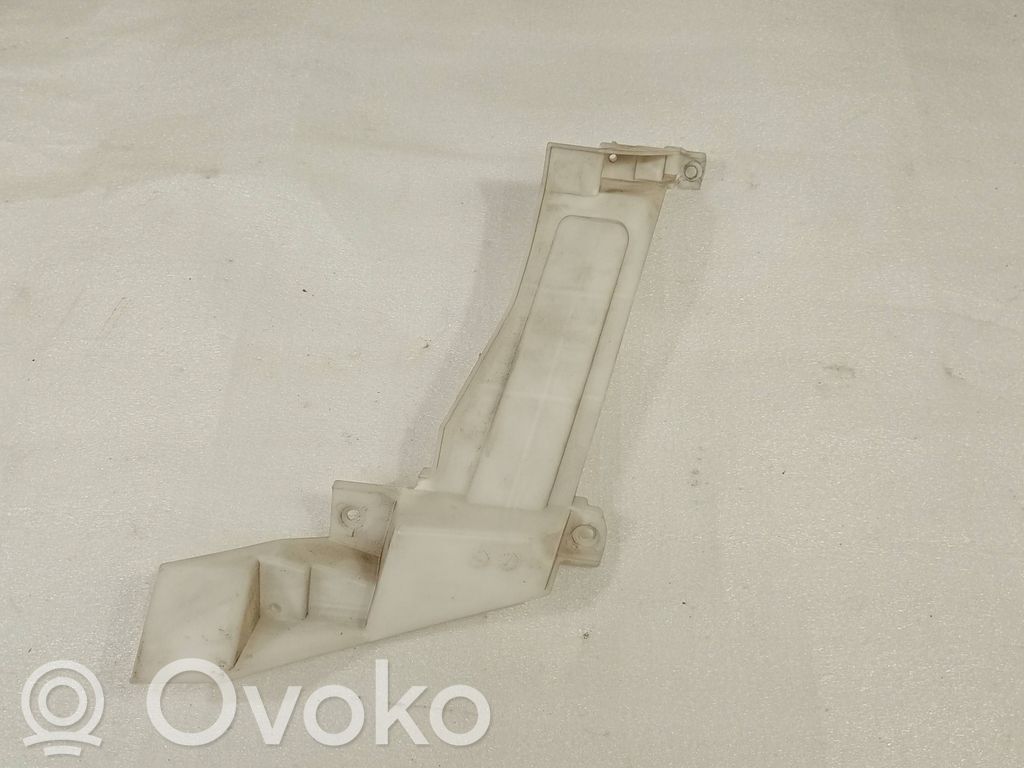 Priekšpusē bampera turētājs   6400H656