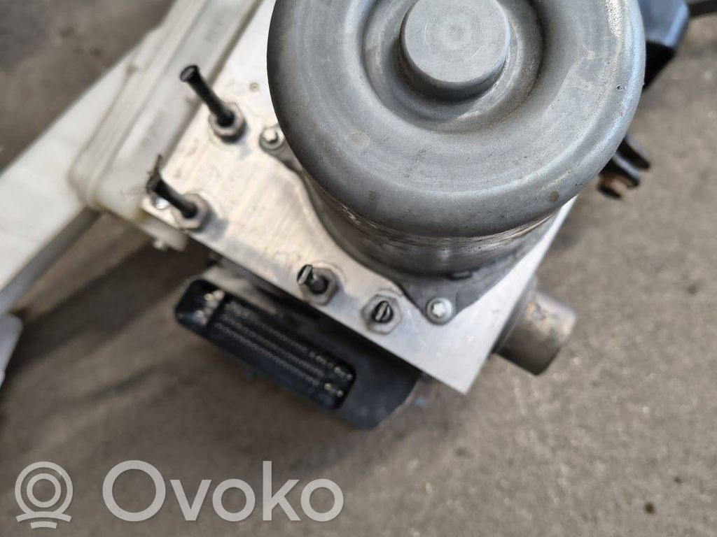 Opel Insignia B ABS bloks 