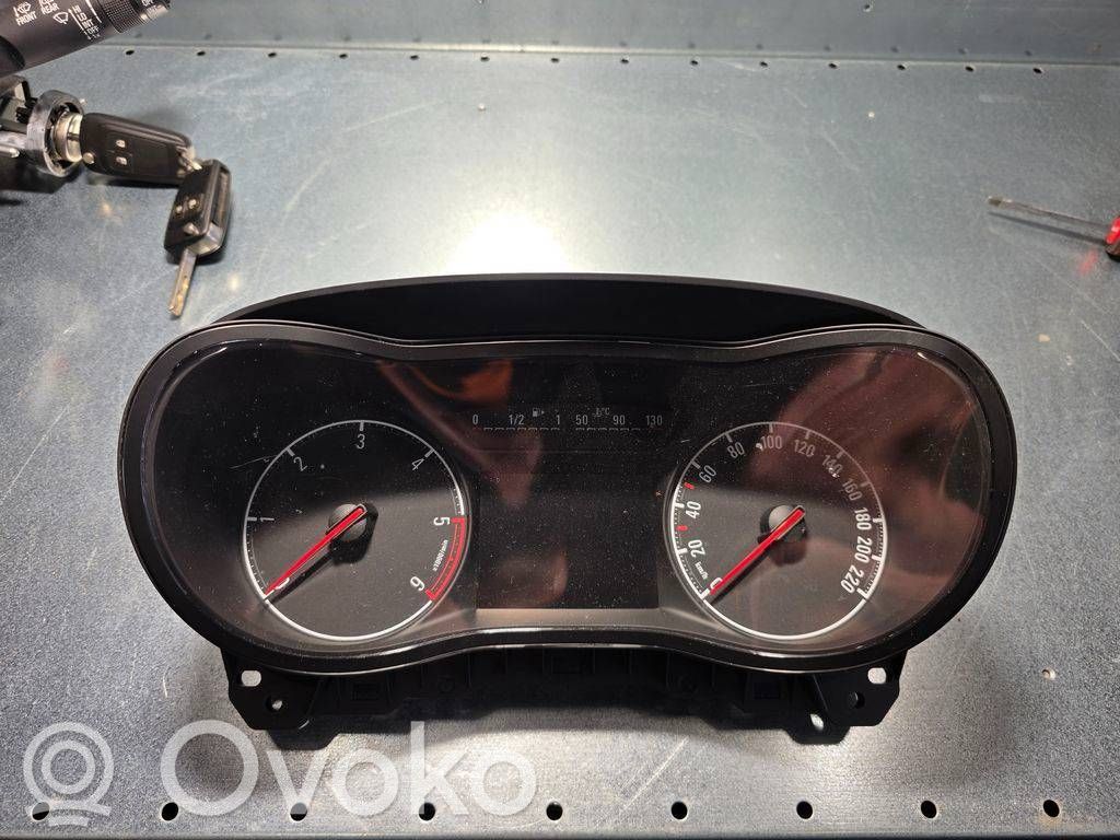 Opel Corsa E Speedometer (instrument cluster) 